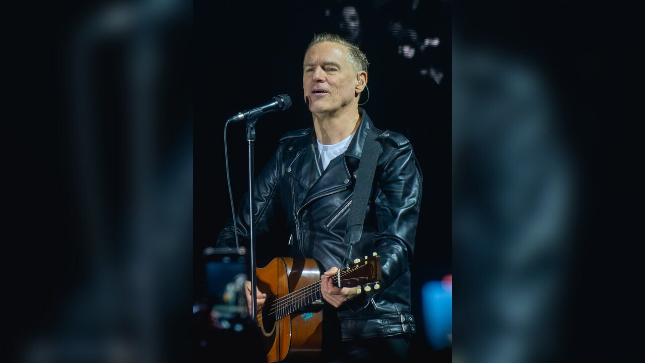 Bryan Adams — Bare Bones (Guitar Art Summer Fest)