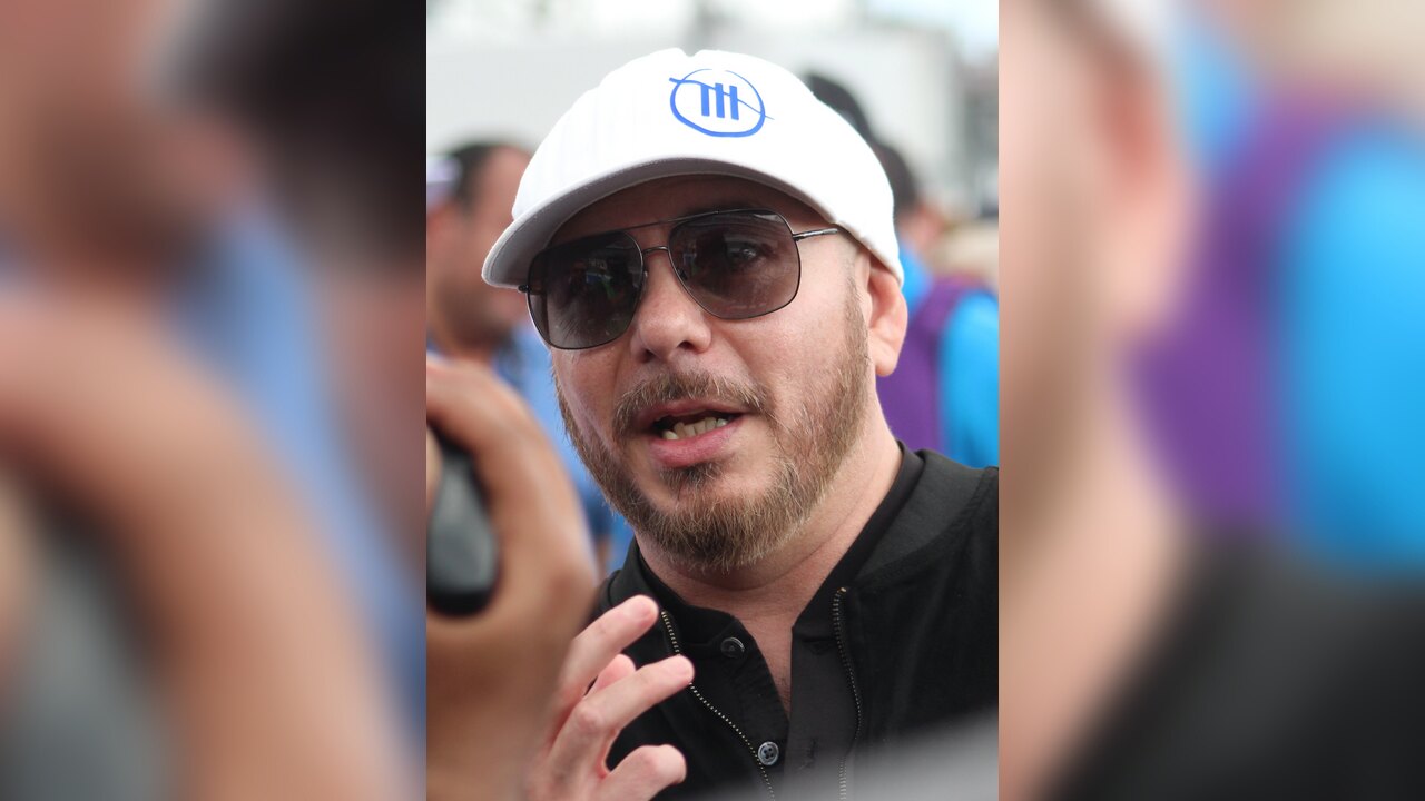 Pitbull — I'm Back Tour